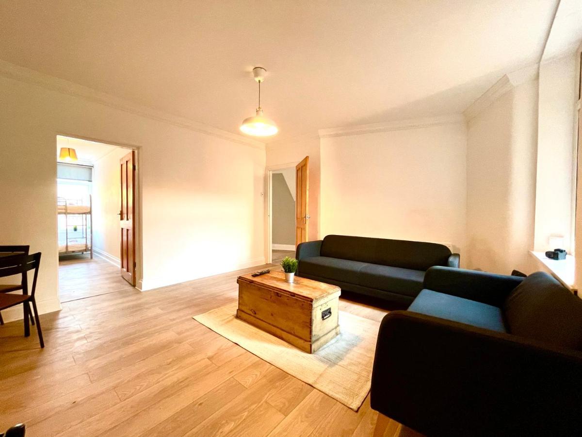 Huge Serviced Apartment With Free Parking Jesmond Esterno foto