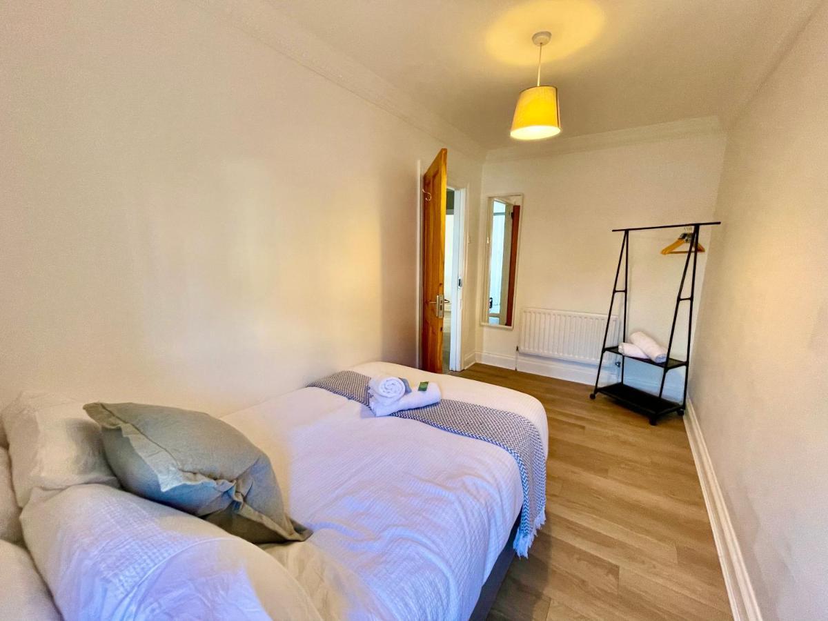Huge Serviced Apartment With Free Parking Jesmond Esterno foto