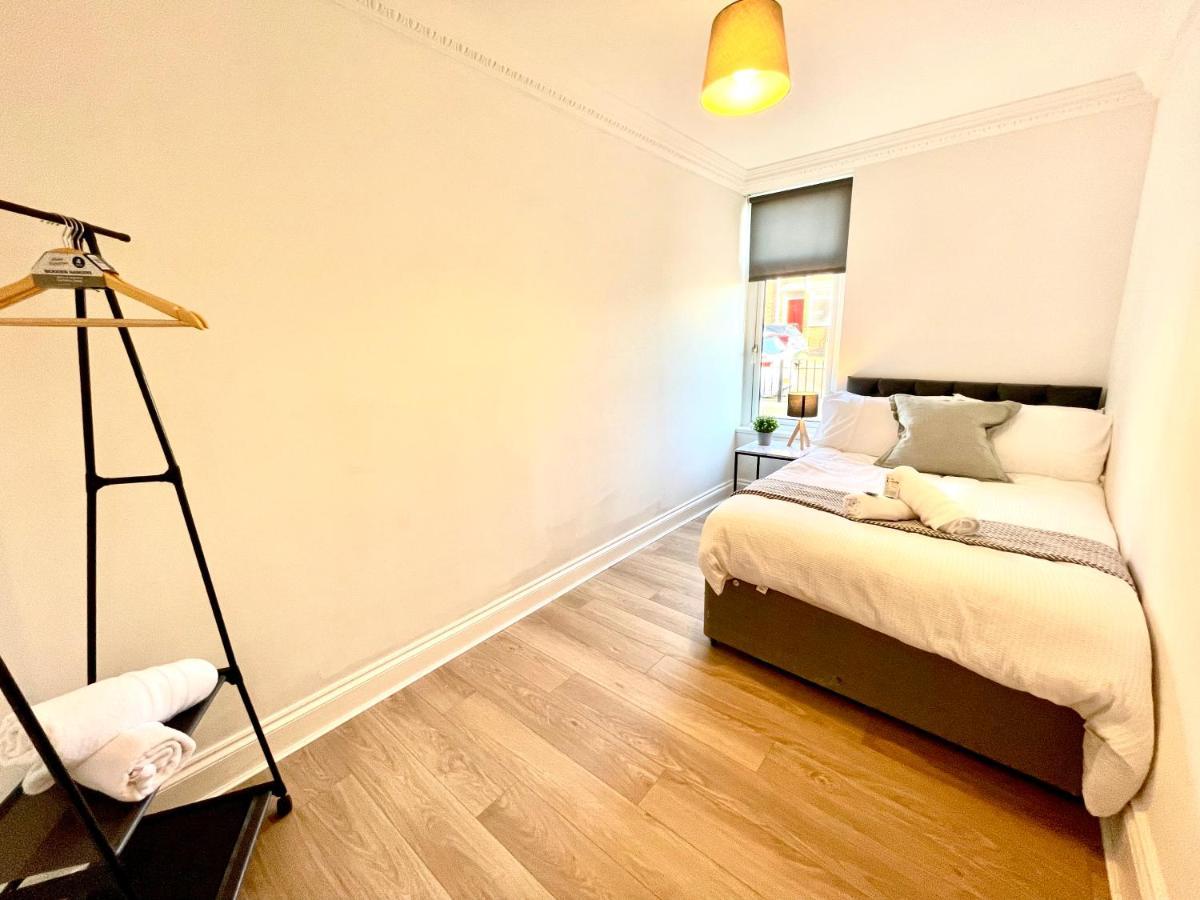Huge Serviced Apartment With Free Parking Jesmond Esterno foto