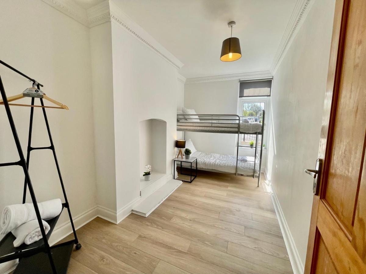Huge Serviced Apartment With Free Parking Jesmond Esterno foto